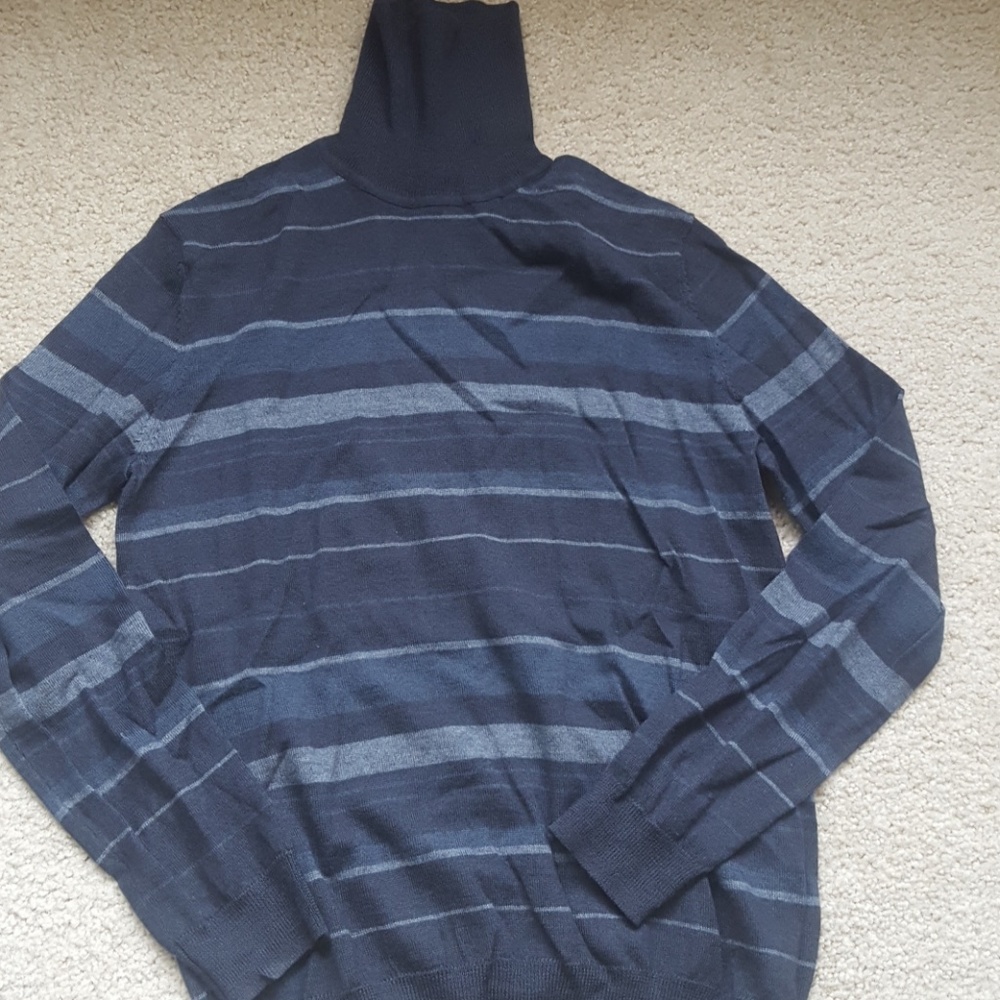 Men's turtleneck
